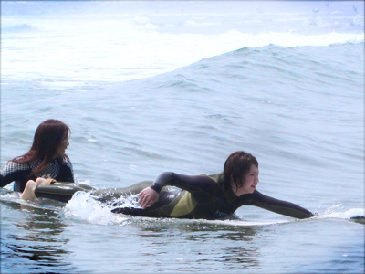 千葉サーフィンスクール女性、初心者大歓迎